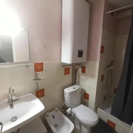 Cap D 200m Du Môle Accès Direct Aux Rues Piétonnes *