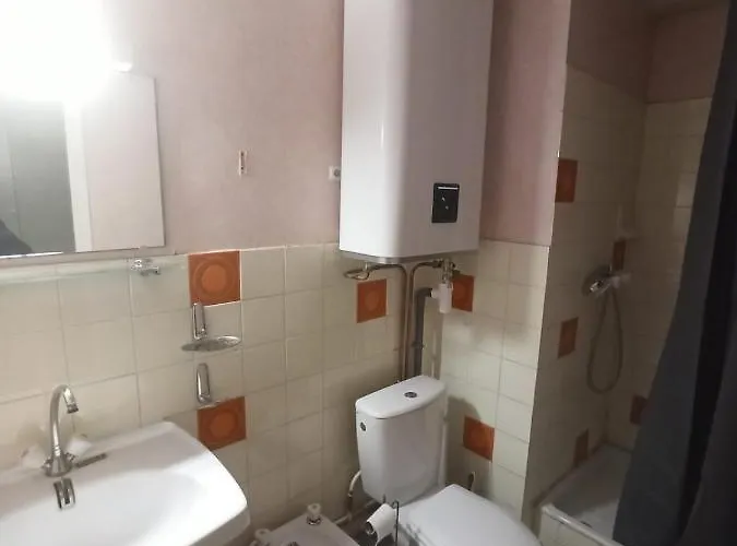 Cap D 200m Du Môle Accès Direct Aux Rues Piétonnes *